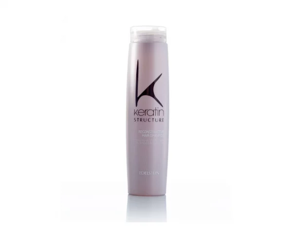 Keratin Structure Shampoo, regenerierendes Aufbau-Shampoo, das speziell entwickelt wurde, um geschädigtes Haar zu reparieren und zu stärken. Das Keratin Structure Shampoo wird verwendet, um das Haar von Schmutz, überschüssigem Öl und Stylingrückständen zu reinigen. Es enthält Keratin und andere pflegende Inhaltsstoffe, die helfen, das Haar zu revitalisieren und seine Struktur zu verbessern. Das Shampoo reduziert den Haarbruch und das Haar insgesamt gesünder aussehen lässt.