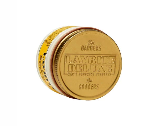 Die Layrite Original Pomade ist eine wasserbasierte Pomade, die entwickelt wurde, um dem Haar einen flexiblen Halt und ein glänzendes Finish zu verleihen.