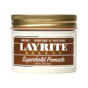 Die Superhold Pomade, von der Marke Layrite, ist speziell für Menschen mit dickem, widerspenstigem Haar entwickelt worden.