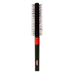 Uppercut Deluxe Quiff Roller eignet sich perfekt zur Anwendung mit einem Föhn, um Dein Haar in Form zu bringen, bevor Du Dein Lieblings Uppercut Deluxe Produkt aufträgst, um Deinen Look zu perfektionieren.