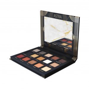 ASTRA GOLDEN ERA ist eine Make-up-Kollektion , die sich durch ihren glamourösen und luxuriösen Stil auszeichnet. Die Lidschattenpalette in der GOLDEN ERA-Kollektion enthält verschiedene Farbtöne, die von neutralen und erdigen Nuancen bis hin zu schimmernden und metallischen Farben reichen. Dadurch kannst du unterschiedliche Augen-Make-up-Looks von dezent bis dramatisch kreieren.