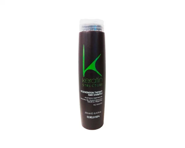 KERATIN STRUCTURE REGENERATION THERAPY SHAMPOO, regenerierendes Aufbau-Shampoo, das speziell entwickelt wurde, um geschädigtes Haar zu reparieren und zu stärken. Ähnlich wie bei der KERATIN STRUCTURE REGENERATION THERAPY MASK enthält dieses Shampoo Keratin und Aloe Vera, ein Protein, das das Haar kräftigt und ihm Struktur verleiht. Aloe versorgt das Haar mit Feuchtigkeit, Spannkraft und macht es weich.